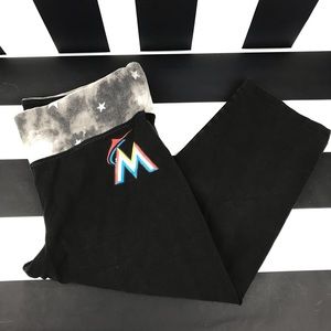 5 for $25 PINK VS Marlins Star Crop Leggings